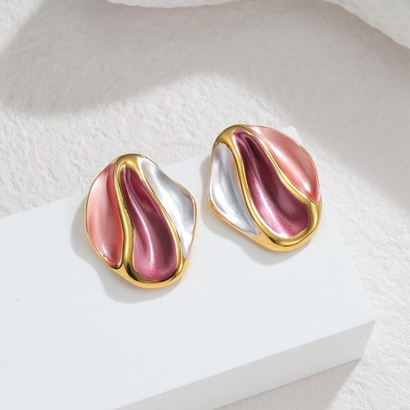 Ins Stainless Steel Irregular Pleated Contrast Color Stud Earrings for Women - Niche Design, Simple Commuting Accessory for Autumn and Winter.