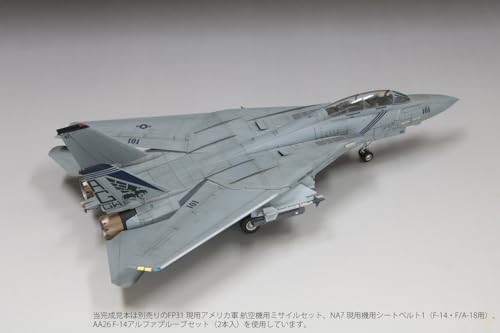 Fine Molds 1/72 Jet Aircraft Series American F-14B Tomcat™ VF-143 Pukin Dogs Plastic Model FF01 (Airplane)