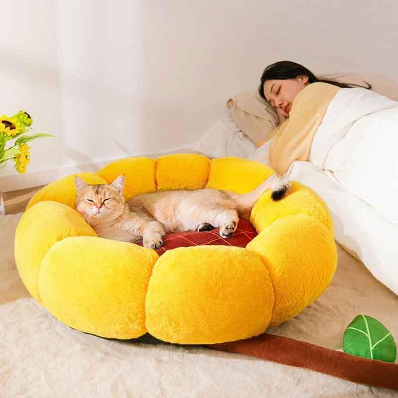 Spring and Summer Cat Nest Cute Petal Nest Cat Mat Cat Bed Universal for All Seasons Medium and Small Dog Nest Pet Supplies