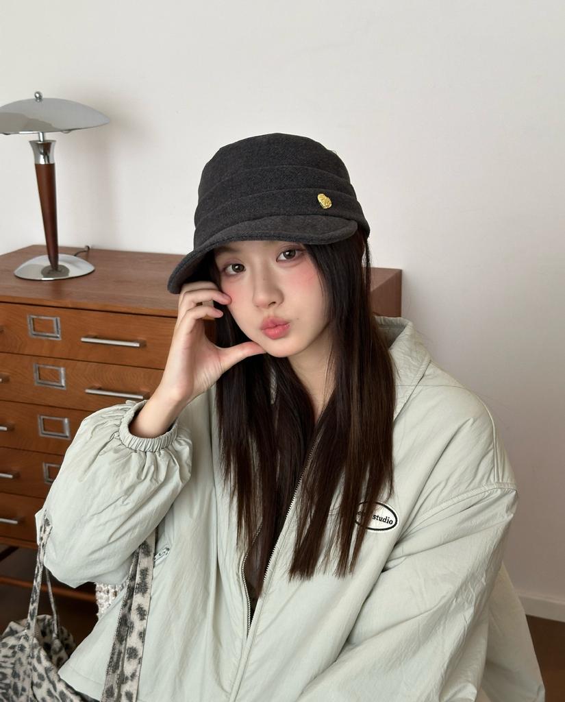 Retro woolen love standard equestrian hat flat top cap beret women's autumn and winter versatile face newsboy hat