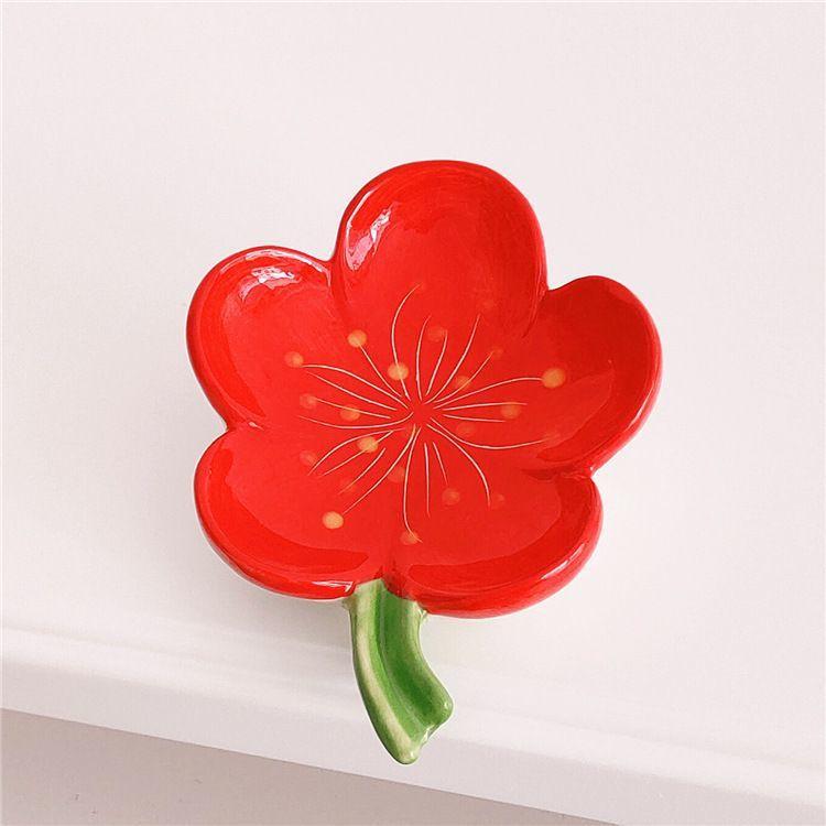

1pc Creative Ceramic Soap Box Peach Blossom Shape Soap Drain Box Household Bathroom Shelf No Punching Required Drain Soap Dish