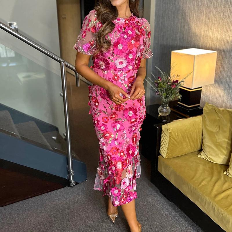 

Весеннее легкое роскошное платье с рукавами-фонариками и цветочной вышивкой 2025 г.