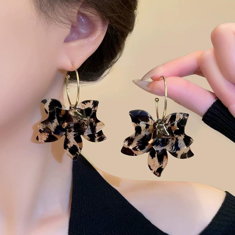 French Floral Petal Stud Earrings: Exquisite Spring Vinegar Acetate Design for Women