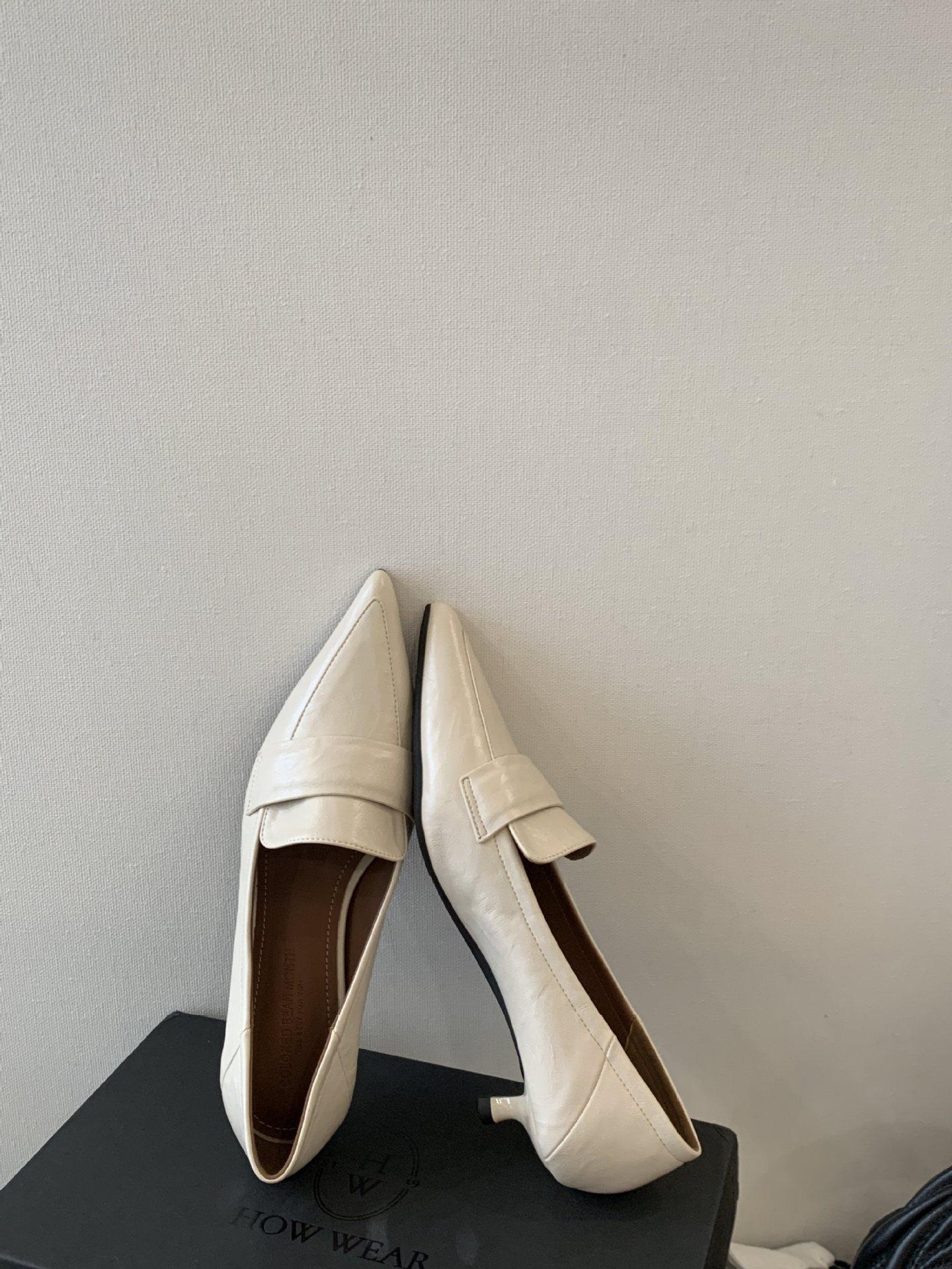 

2025 new French niche metal buckle thin heel low heel light mouth single shoes fashionable versatile simple single shoes 35