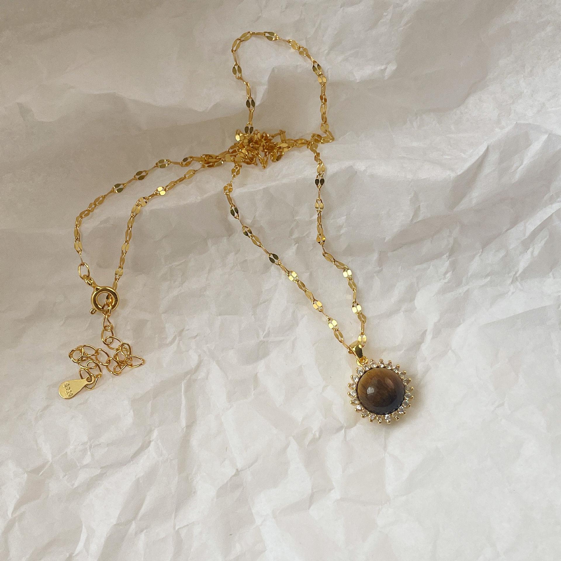 

Maillard Wind Clavicle Chain S925 Oval Standing Zirconium Sun Flower Tiger s Eye Necklace 925 silver золотой
