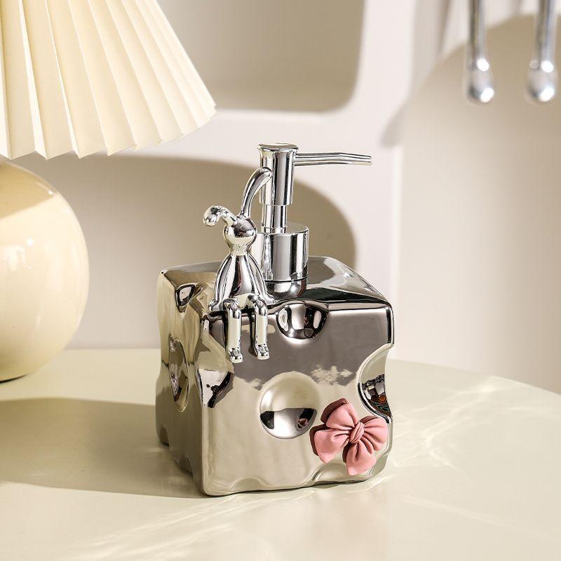 600ml European Style Bow Lotion Bottle Rabbit Storage Container Household Shampoo Shower Gel Divided Bottle Bathroom Accessories