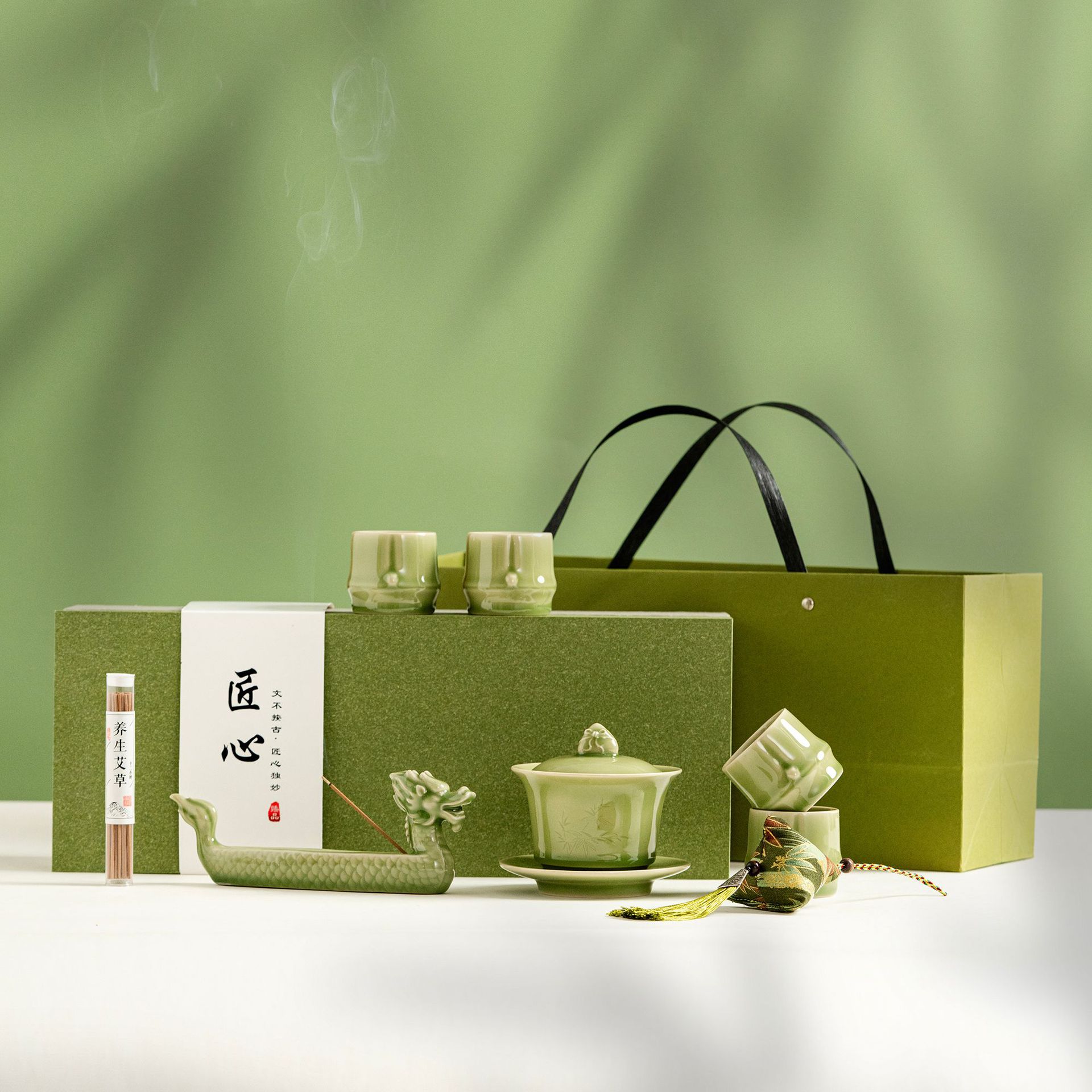 

Фестиваль лодок-драконов Подарок Лодка-дракон Цзунцзы Селадоновая крышка Чаша Чайная чашка Набор для чая Кунг-фу Подарочный набор Сувенир для бизнеса высокого класса four cup set