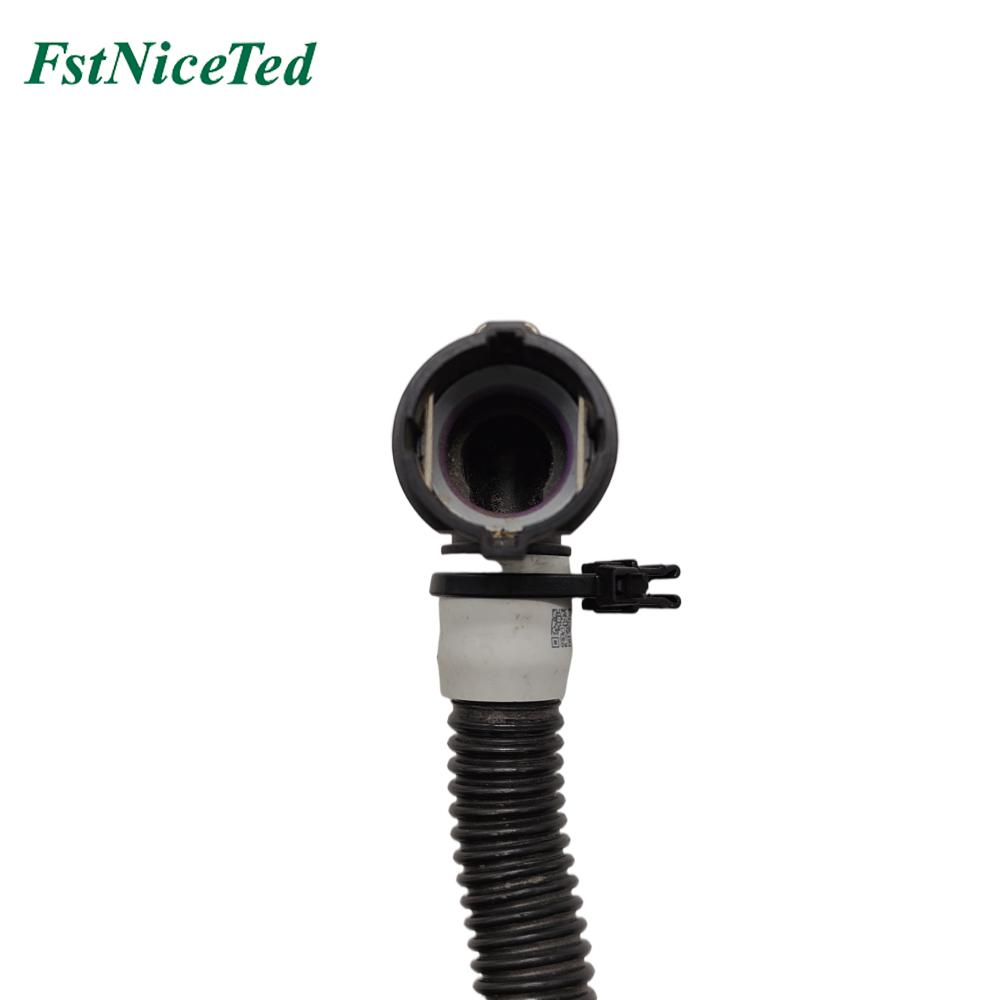 Water Pipe Suitable For: Tesla Model 3 OE: 1077594-00-C