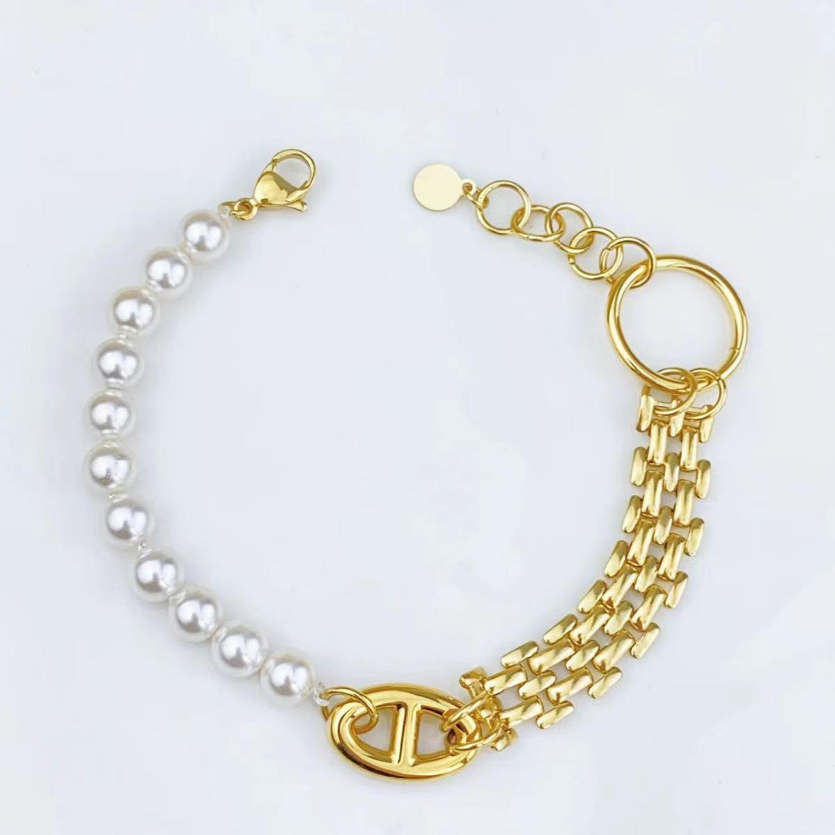 

Women s Irregular Pearl & Beaded Chain Bracelet - Unique Pig Nose Strap Design