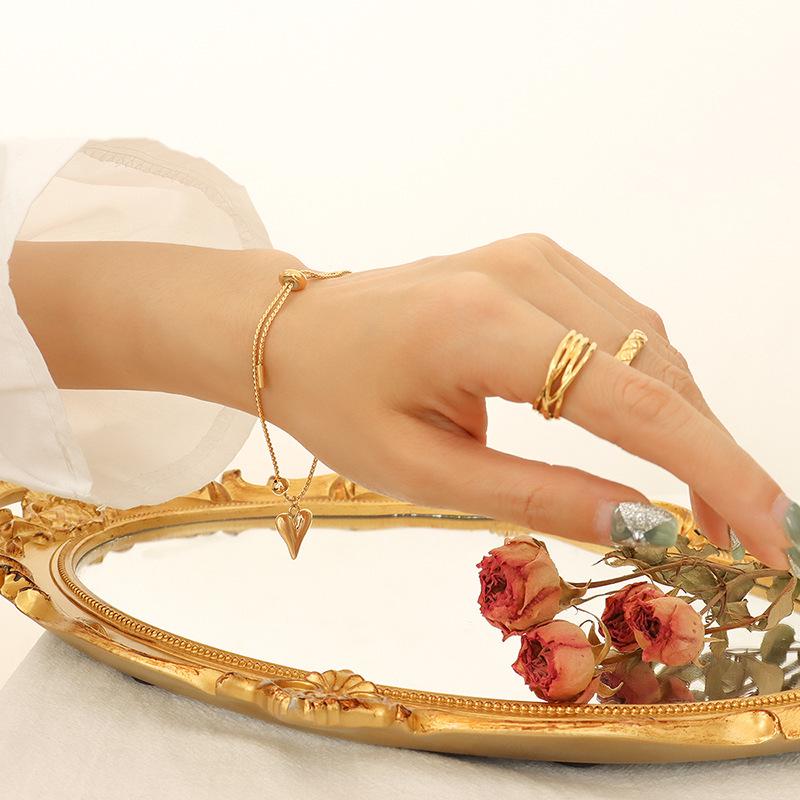 Cool French-Style Titanium Steel Peach Heart Bracelet for Women - Colorfast, Trendy Summer Design with Pull-Buckle.