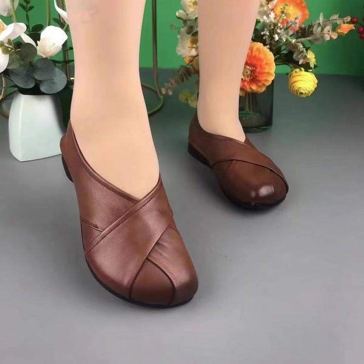 Soft-soled Mother Spring and Autumn Shallow Mouth Single Shoes Women's Flat-soled Soft Leather Middle-aged and Elderly New Retro One-pedal Wome