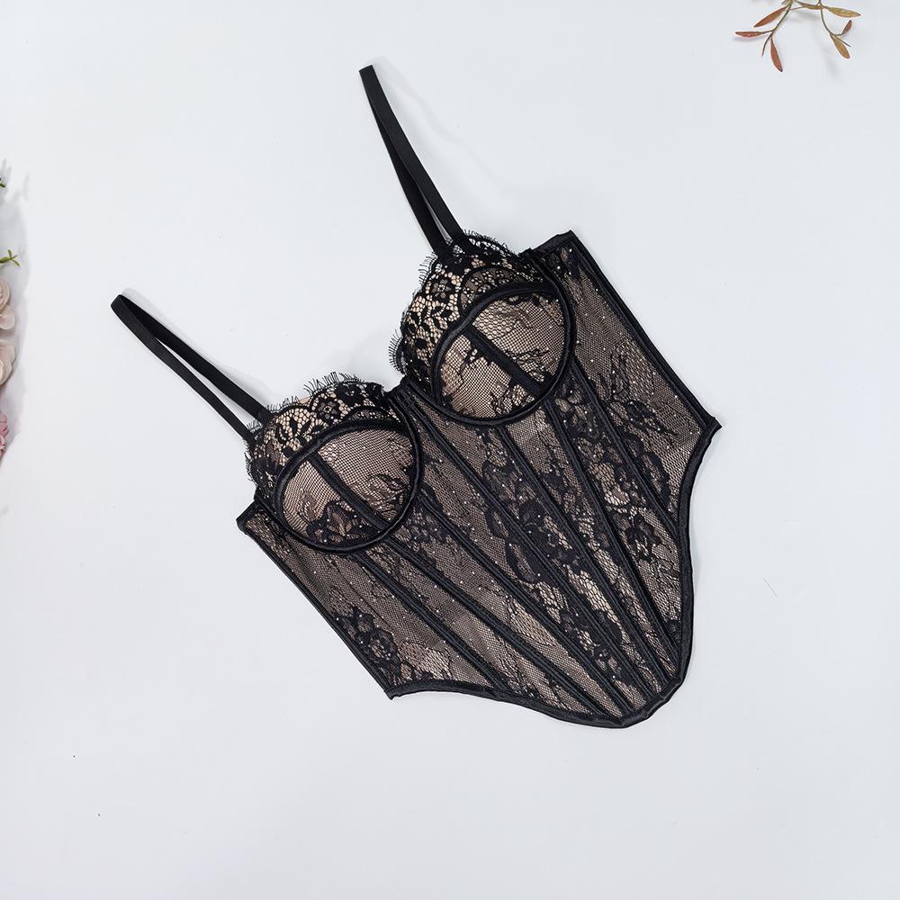Corsés, ropa de mujer moderna y elegante