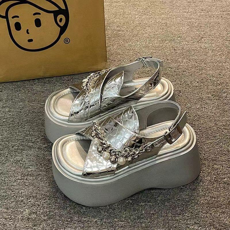 Height-increasing platform sandals women's 2025 new summer wear high-end silver European station muffin beach sandals