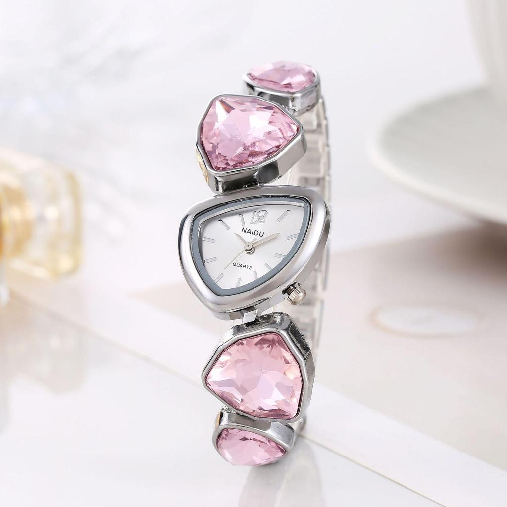 Irregular Shape Casual Easiest for Match Vintage Quartz Women Watch for Daily Wear