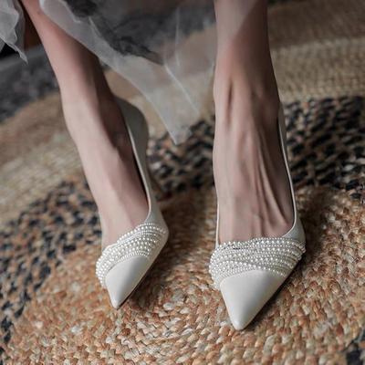 Scarpe con Tacco Alto da Donna alla Moda Sexy con Perline Donna 2024 Nuove Décolleté in Velluto Rosso Punta Acuta Retrò Tacco Sottile Scarpe da Festa Matrimonio Ingrosso