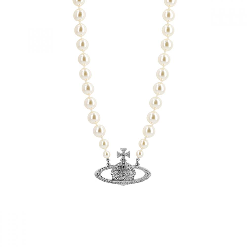 

Vivienne Westwood 63010106 02p104 Перлове кольє-чокер в один ряд з барельєфним кулоном 63010106 02P104 (W1)