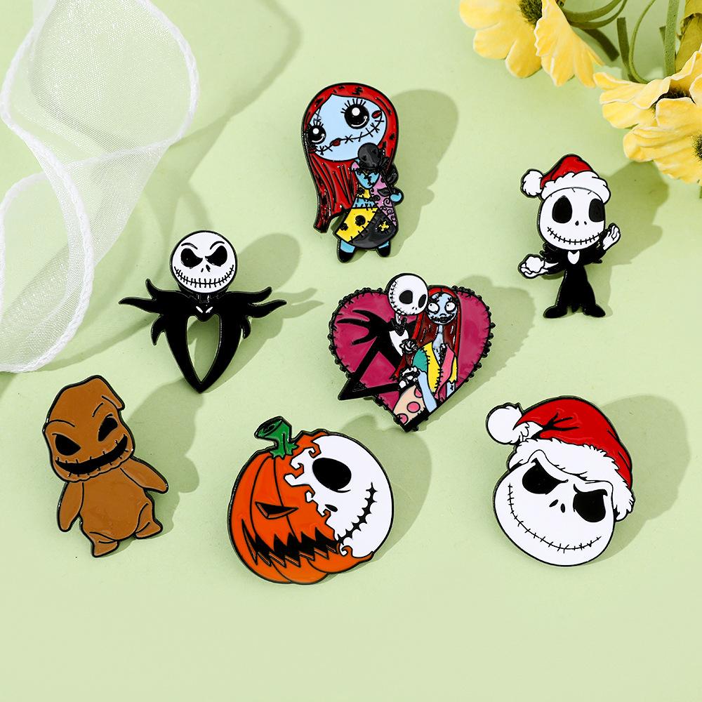 Halloween Brooch Funny Skeleton Scream Chainsaw Scare Clown Metal Badge Christmas Eve Scare