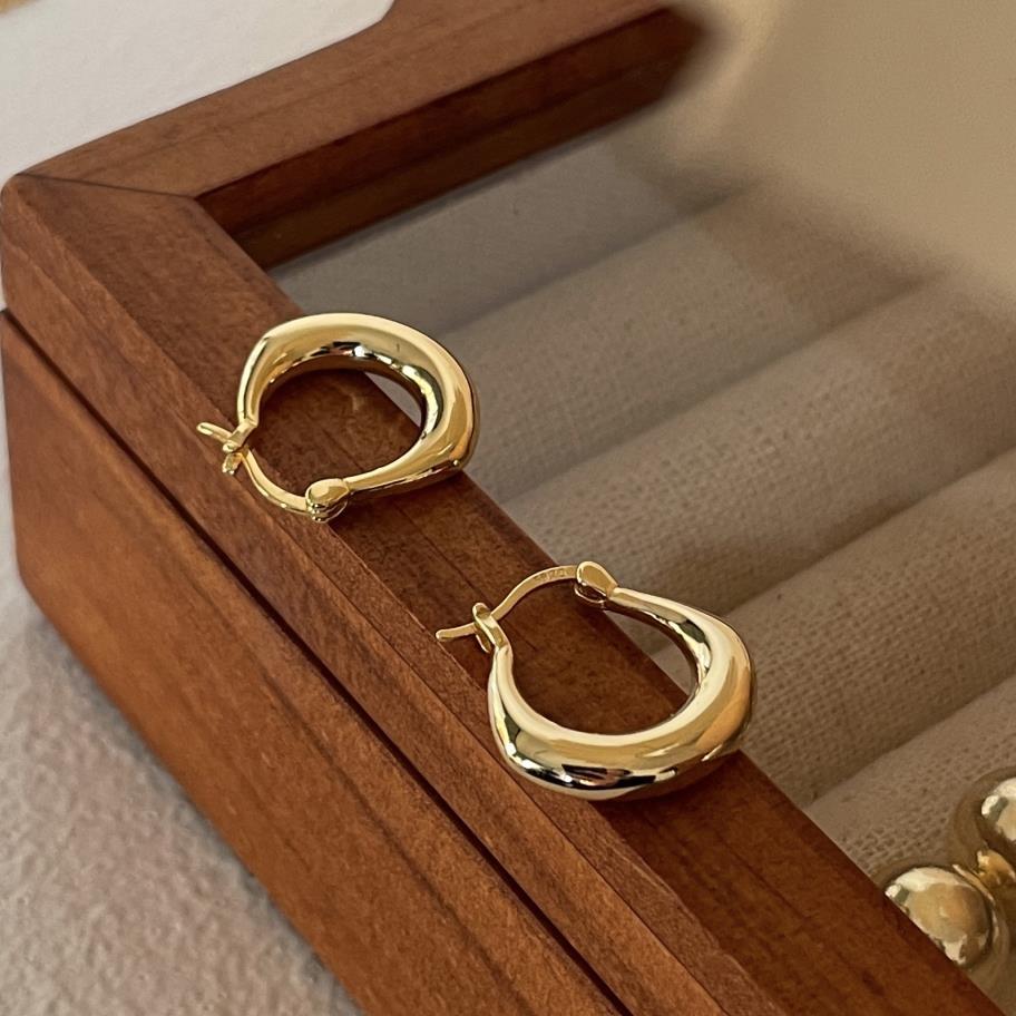 

Маленький толстый круглый дизайн, персонализированные модные милые серьги, женские, простые, с высоким чувством, серебряные иглы 925 пробы, изысканные, универсальные ювелирные изделия 925 silver needles