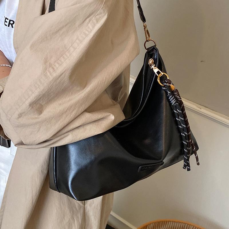 Taška s velkou kapacitou, Módní a stylová crossbody taška, Jednoduchá a elegantní jednoramenná taška