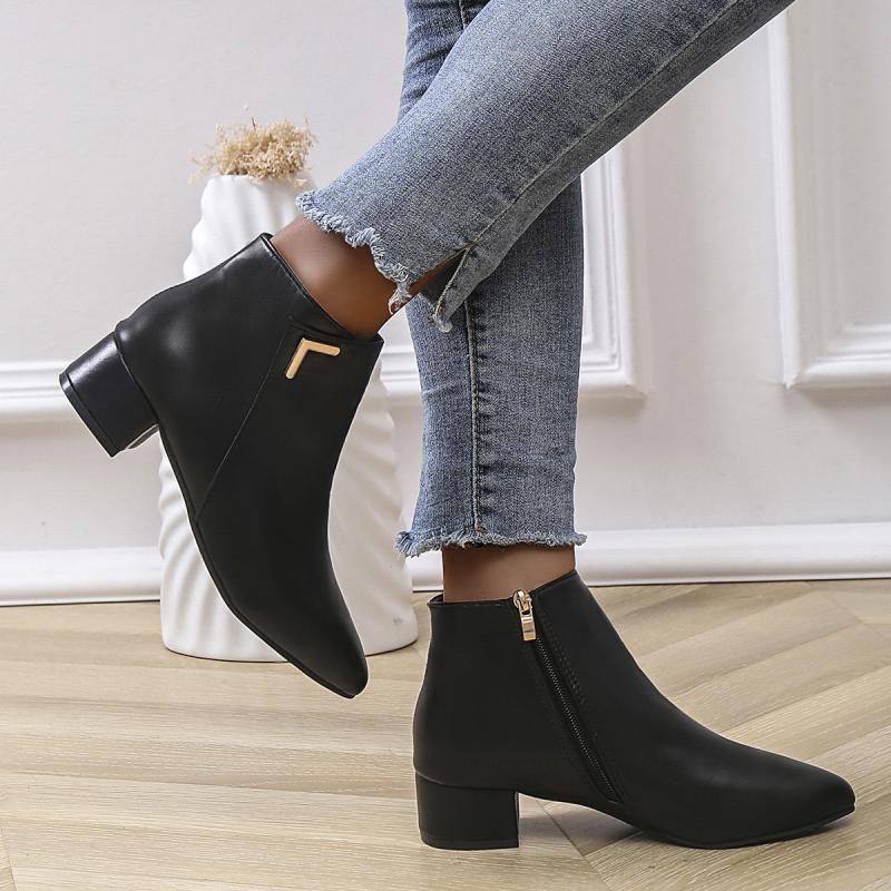 Classic Medium Heel Pu Ankle Boots Women 2025 Winter Metal Decoration Pointed Toe Chelsea Boots Winter Driving Shoes Plus Size