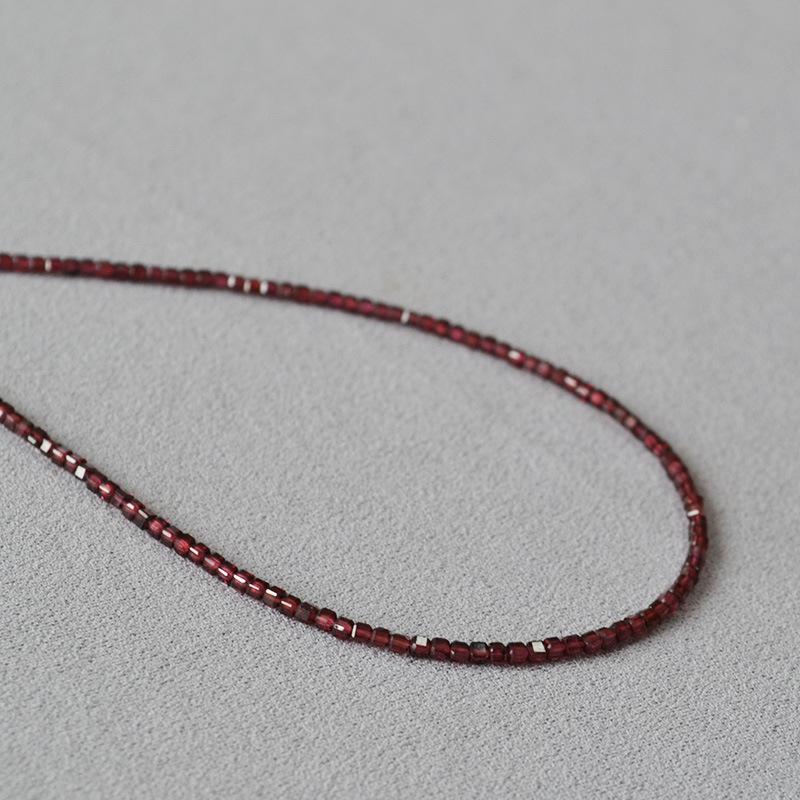 

Европейский и американский нишевый ретро граненый квадратный кубик сахара натуральный камень бисерный простой базовый чокер цепочка на ключицу женщины