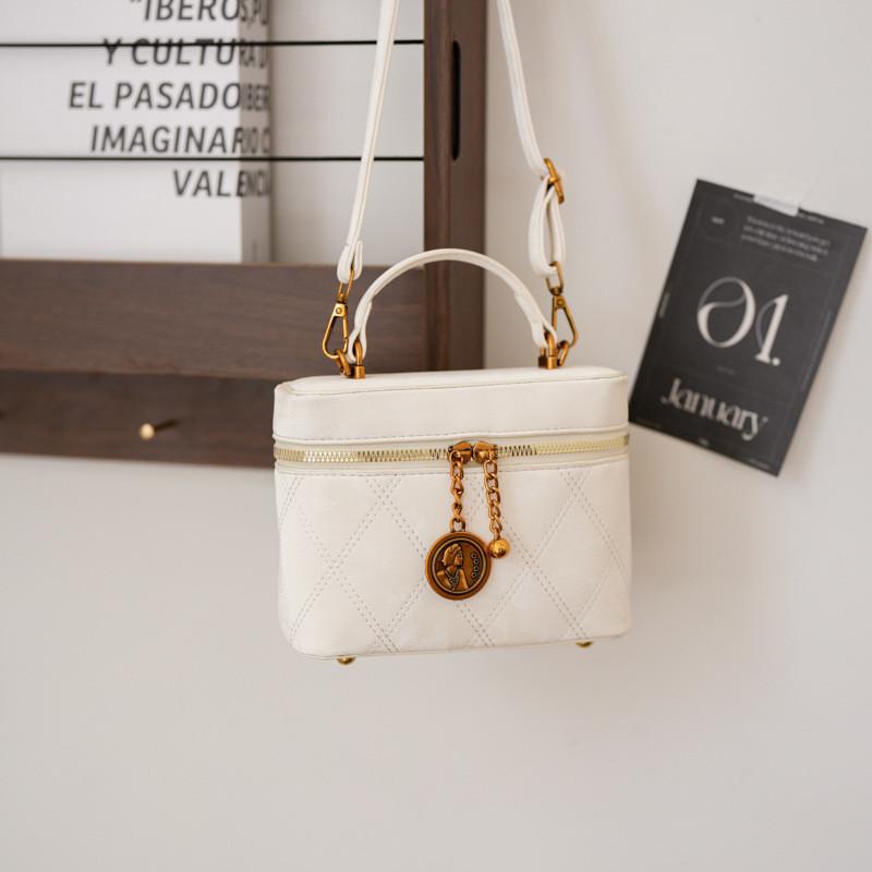 

2024 New Style Vintage Box Small Shoulder Bag Women s Fashionable Versatile Handbag City Simple Style білий