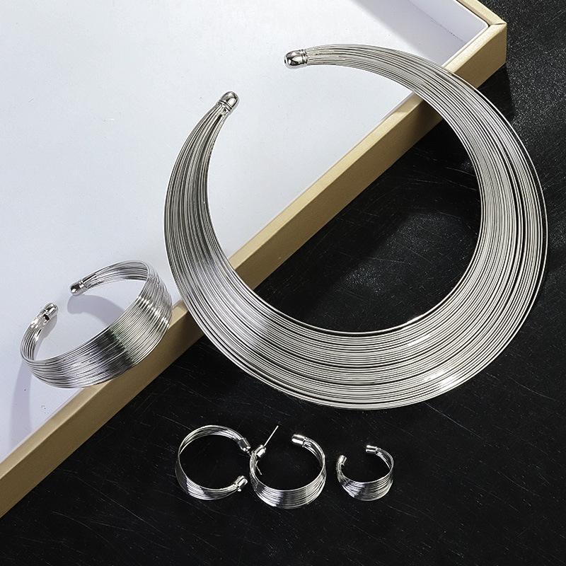 

Европейский и американский многорядный чокер из сплава: Модные, универсальные, крутые украшения из четырех предметов для женщин серебряный