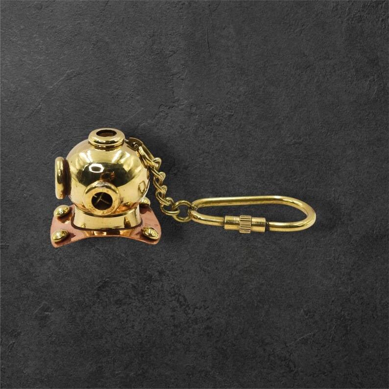 Brass Diving Helmet Keychain: Nautical Scuba Diver Keyring