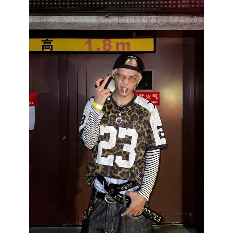 Sommer Street Hip-Hop Stil Sportlich V-Ausschnitt Kurzarm Leopardendruck Schriftzug Muster Locker Schnelltrocknend Damen Herren T-Shirt