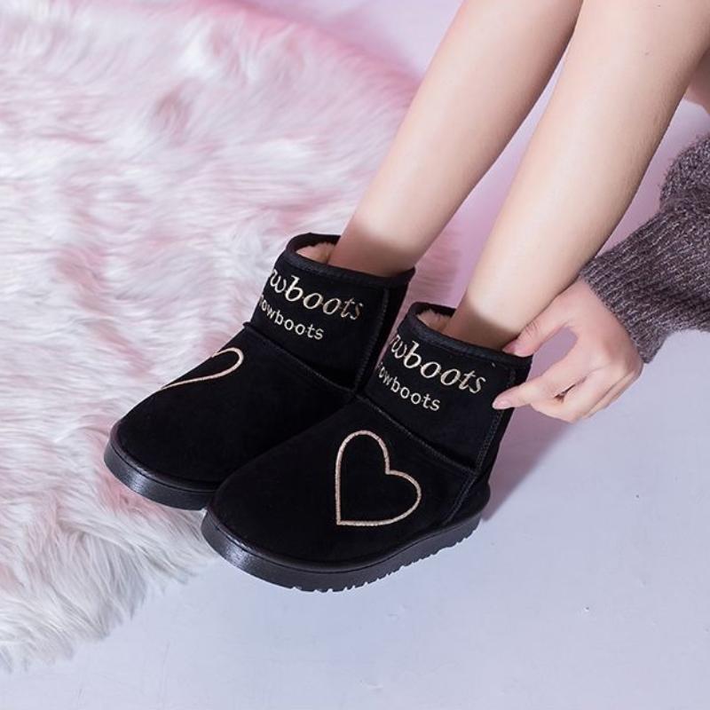 Fashion Soft Ankle Women's Snow Boots Chunky Love Designer Luxury on Offer Plush Warm Fashion 2025 Y2k New Rock Promotion Ladies Shoes