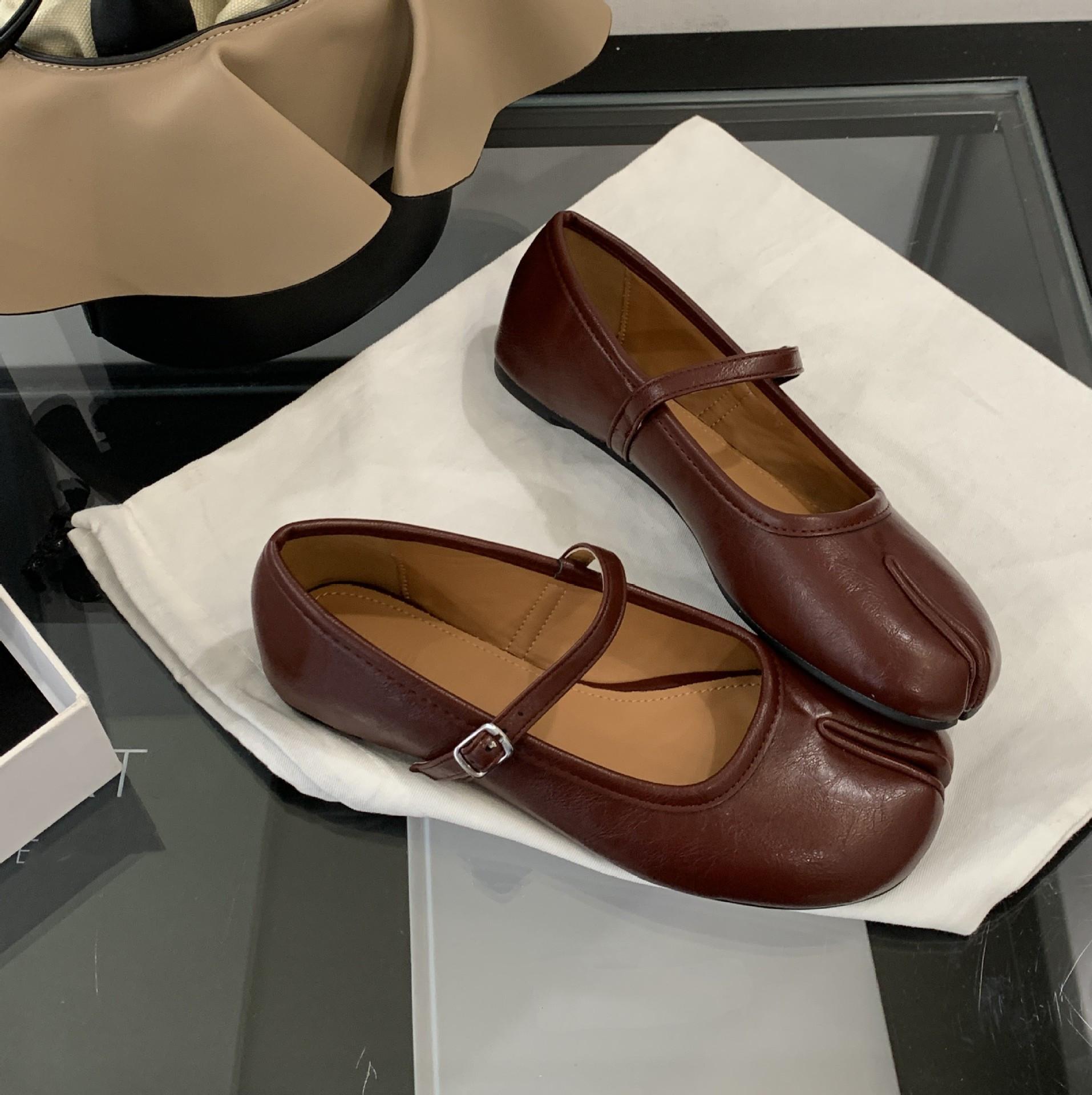 

Fashion IPPEUM Split Toe Ballet Flats Shoes TabIs Mary Janes 2025 New Fashion Winered Ballerina Flat Shoes 225