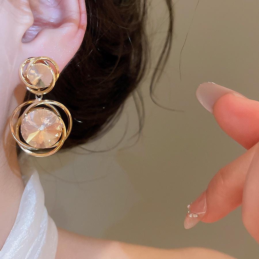 Silver Needle Retro Rhinestone Geometric Stud Earrings - Luxury, Fashionable Accessories for Women