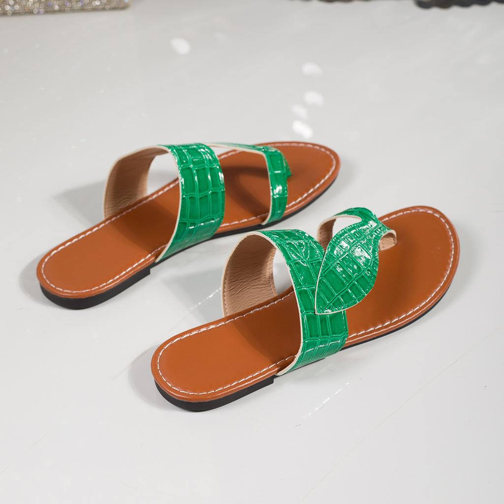 Flat-bottomed cool slippers women's 2025 summer new European and American large-size toe wear casual beach