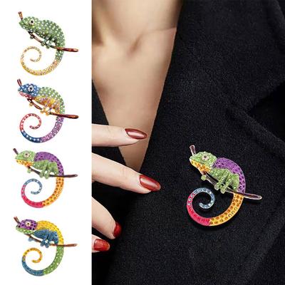 Brooch Versatile Lizard Gecko Pin Sparkling Rhinestones Inlaid Glossy Fade-Resistant Finish Badge Sweaters Scarves