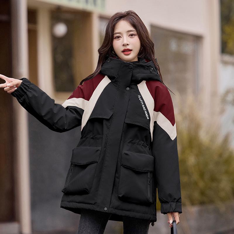 

Женский пуховик средней длины с капюшоном и цветными блоками M (90-115 jin) чёрный