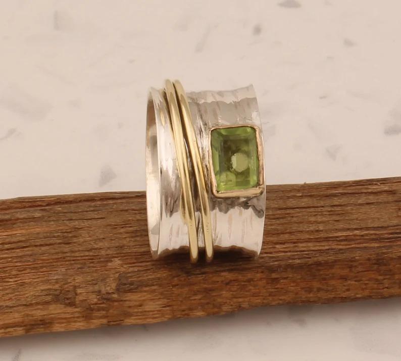 Peridot Gemstone Spinner Band Prsten, 925 Sterling Silver, Birthstone Ring, Spinner Ring, Bohemian Ring, dárek k výročí svatby