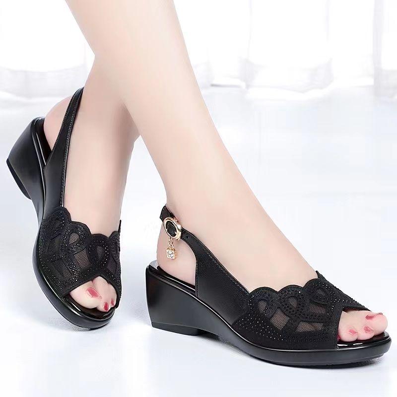 

Сандалии для женщин Летние Большие размеры Удобные средние каблуки Мягкая подошва Дышащие женские сандалии Fish Mouth 40 чёрный