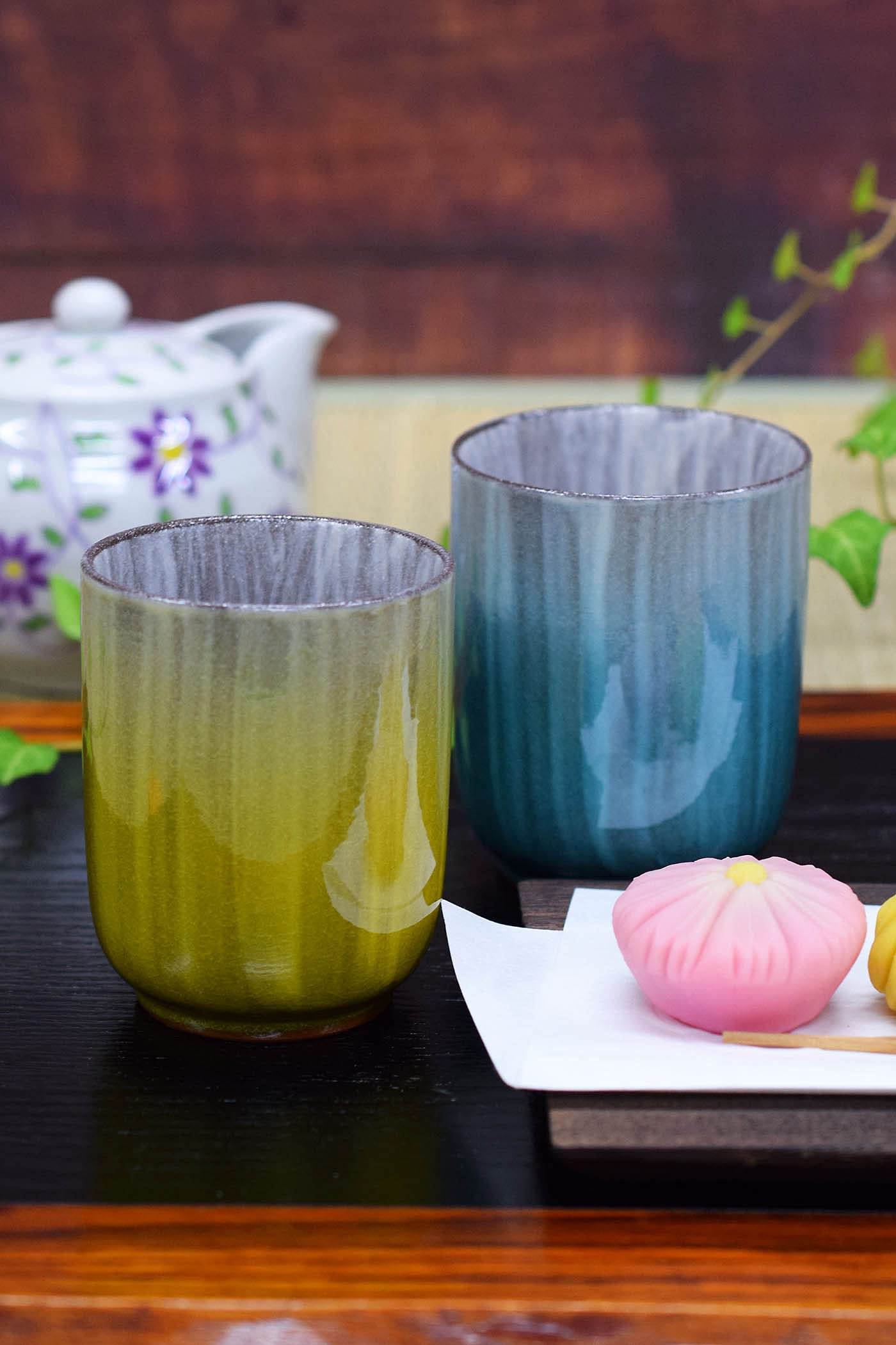 

Waza no Kura Teacup Pair, Stylish Kutani Ware, Glazed Teacups for Couples, Ceramic, Brand Name, Japanese Tableware, Made in Japan