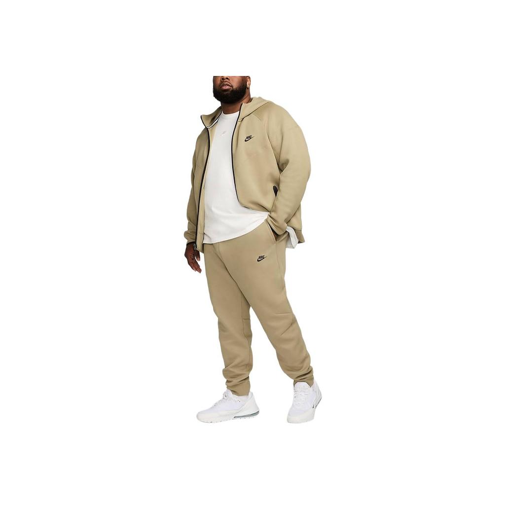 Nike Pantaloni Jogger Sportivi Tech Fleece Monocolore Leggeri Morbidi Vestibilità Slim Uomo Fondo Oliva FB8002-277