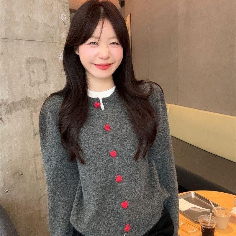 25 Year New Heart-shaped Button Sweater Cardigan Jacket for Women's Season Sweet and Spicy Lazy Style Niche Design Knitted Top