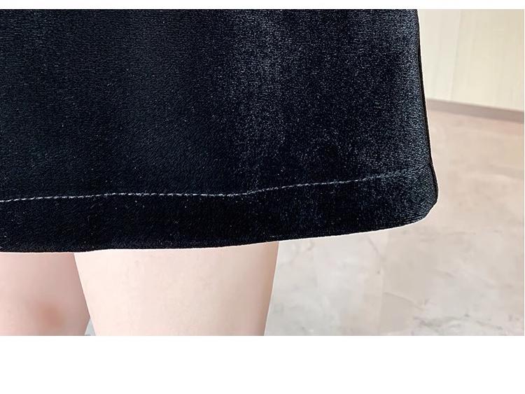 Shorts A-line en velours noir pour femmes, taille élastique, Automne précoce 2024, Coupe ample, Tissu épais.