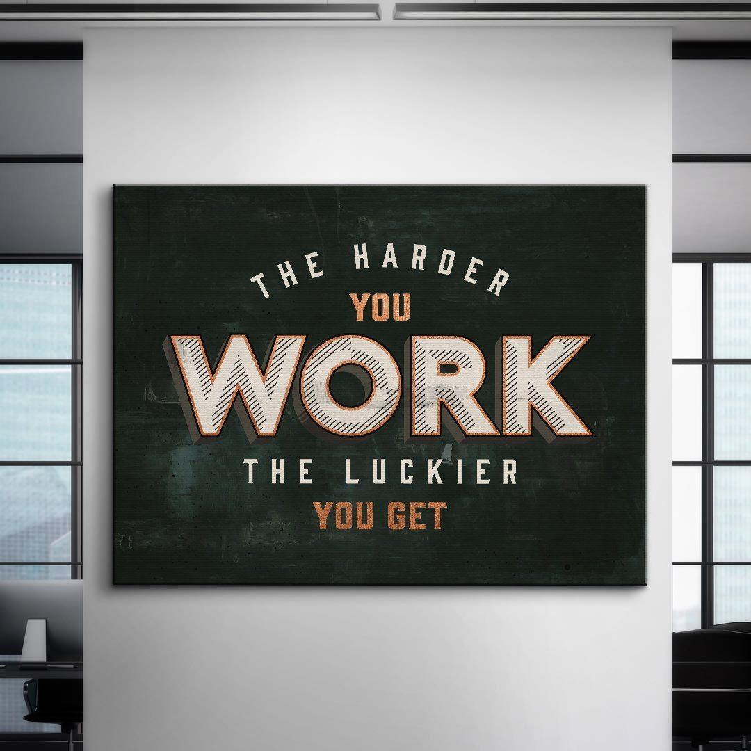 

Чем усерднее работаешь, тем удачливее становишься - Вдохновляющие цитаты для офиса Настенное искусство на холсте Черно-белые позитивные аффирмации Декор для стен 20x30cm