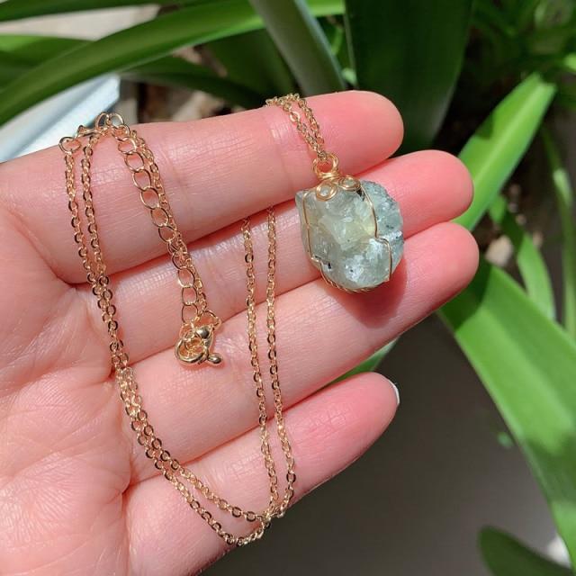 Кулон из натурального камня Ожерелье-подвеска Маленький камень Женский Кварцевый маятник Аметисты Цитрины Флюорит Розовый Кристаллический кулон Ожерелье Исцеление Модный