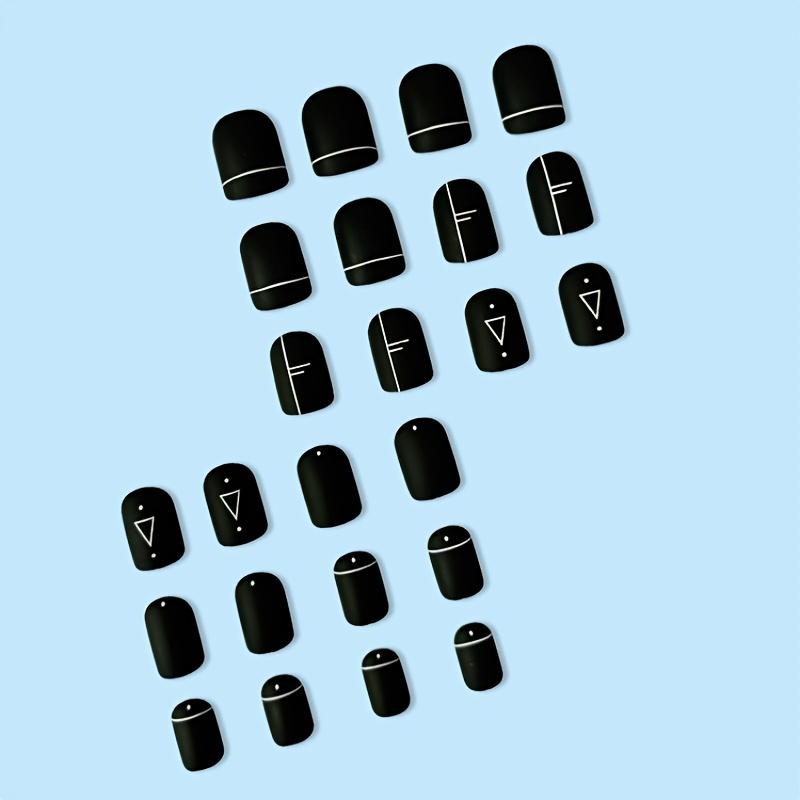 24 Piezas Triangulares para Uñas en Blanco y Negro con Efecto Mate Cuadrado Mediano y Decoración de Moda para Entusiastas del Arte de Uñas