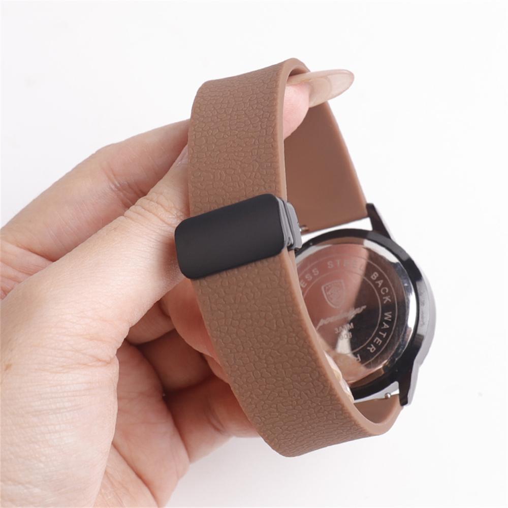 22mm Magnetic Silicone Band for Huawei Watch GT 5 46mm/GT 5 Pro 46mm/Samsung Galaxy Watch3 45mm Litchi Texture Watch Strap