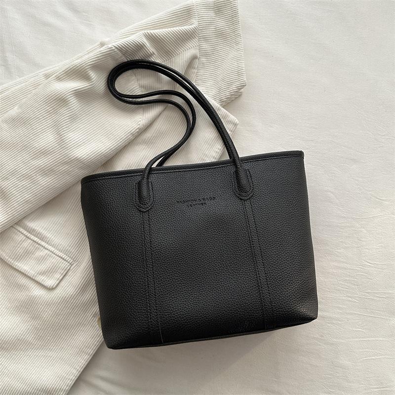 

Minimalist Brown Large Capacity Tote Soft PU Leather Handbag For Women Casual Travel Shopping Versatile Shoulder Bag чёрный