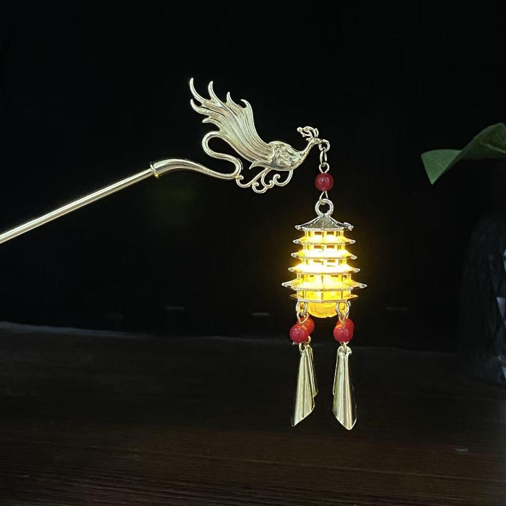 Ancient Style Luminous Hairpin: High-End Alloy Lantern Design for Hanfu Skirts