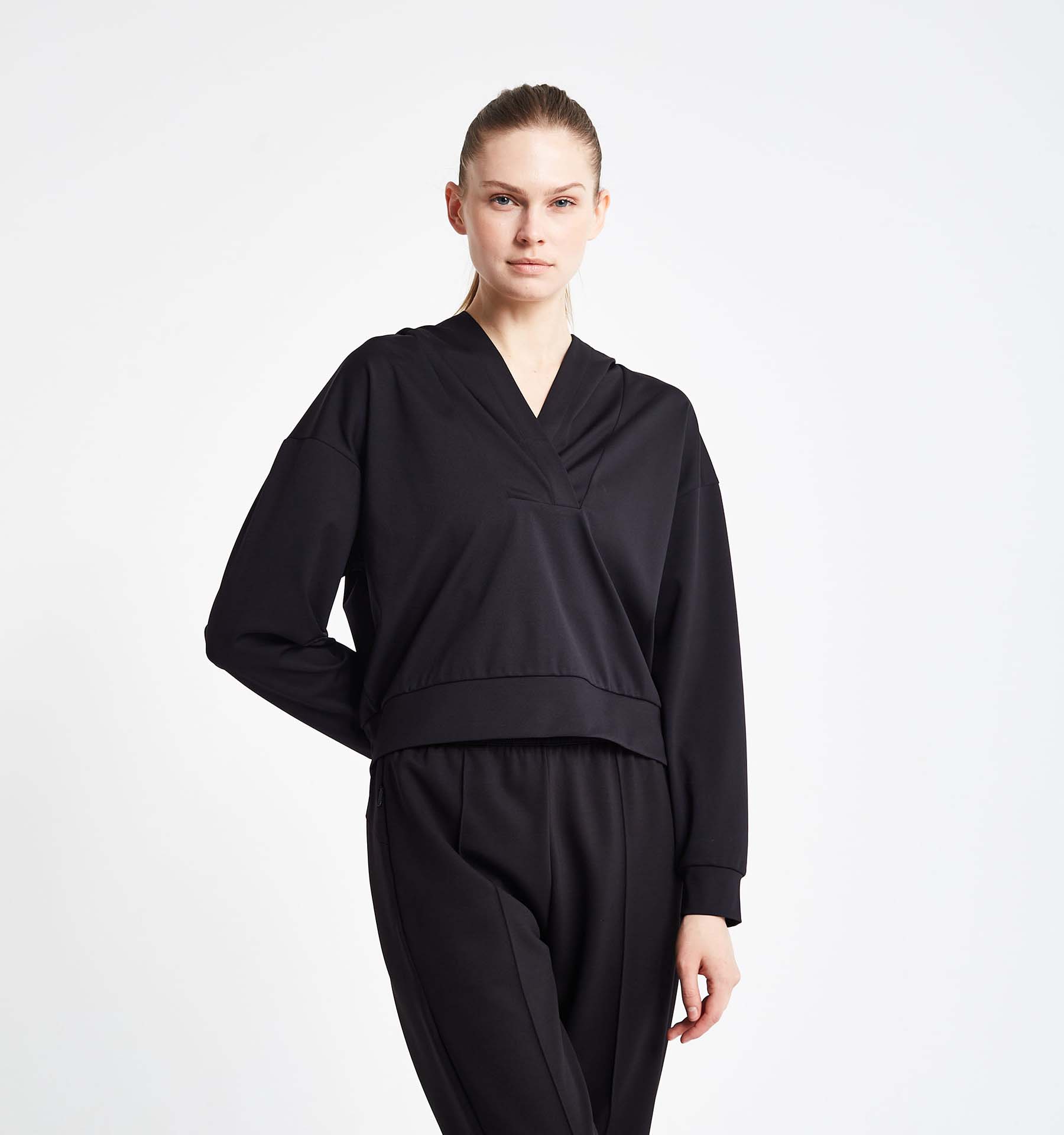 

Women s Hooded Sweatshirt 24N-2142 XL чорний