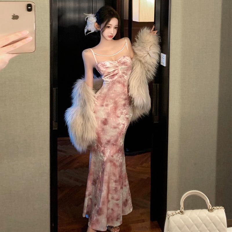 

Женское платье-подтяжка Celebrity с принтом тай-дай и жемчугом L