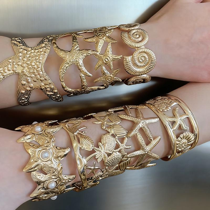 Adjustable European Seashell Open Cuff Bracelet - High-End Niche Design Metal Bangle